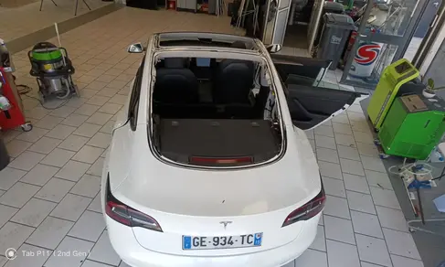 tesla-vitrolles.webp